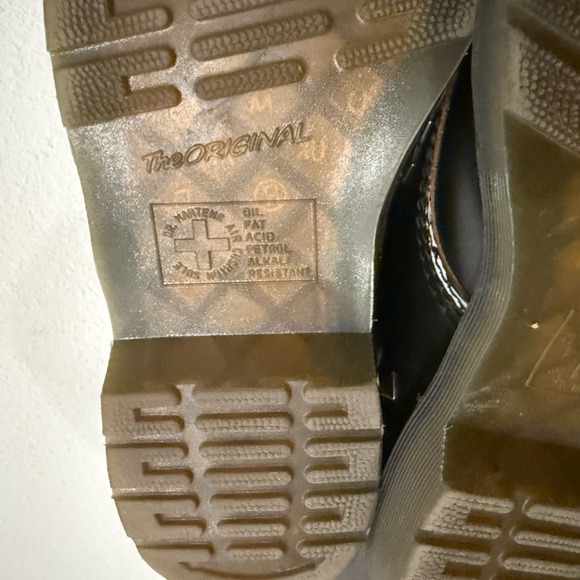 Dr. Martens Women's 1460 Stud 8 Eye Boots - Picture 4 of 11